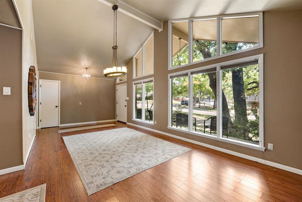 1406 Woodridge Circle