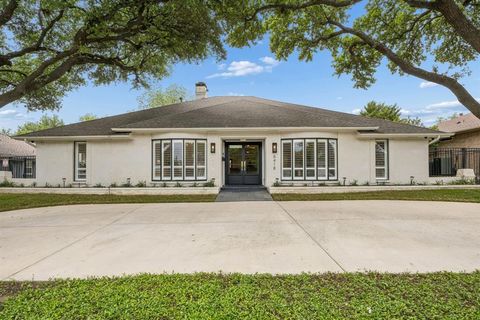 Photo of 6418 Malcolm Drive, Dallas, TX 75214 (MLS # 21247038)