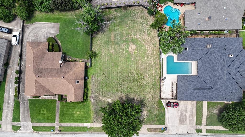 10004 Stoneleigh Drive
