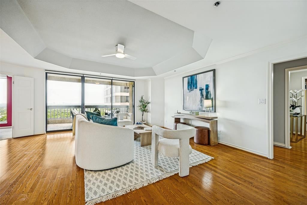 5909 Luther Lane 2104