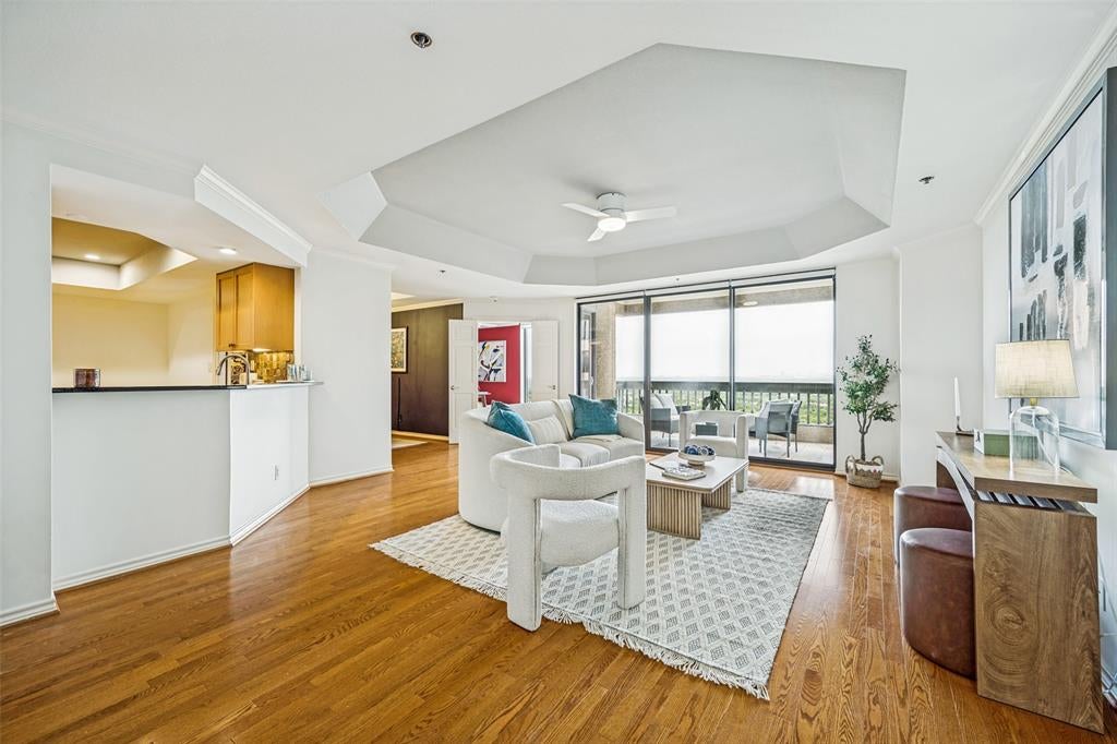 5909 Luther Lane 2104