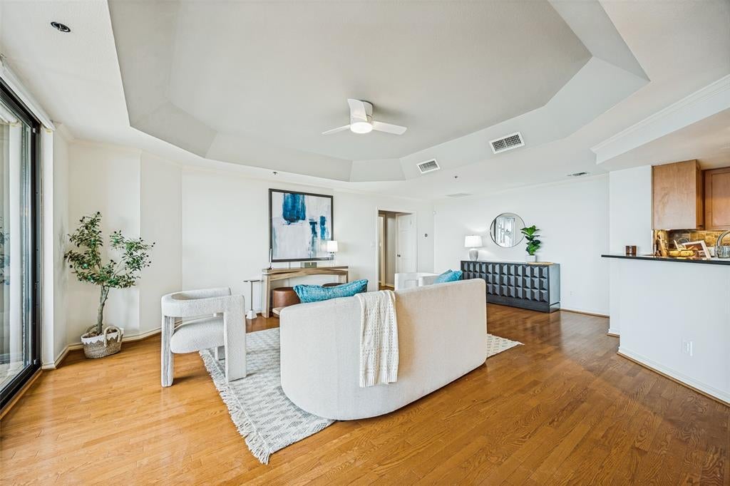 5909 Luther Lane 2104