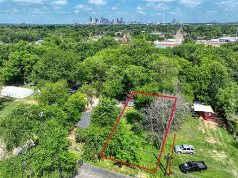 Photo of 3907 Agnes Street, Dallas, TX 75210 (MLS # 21362414)