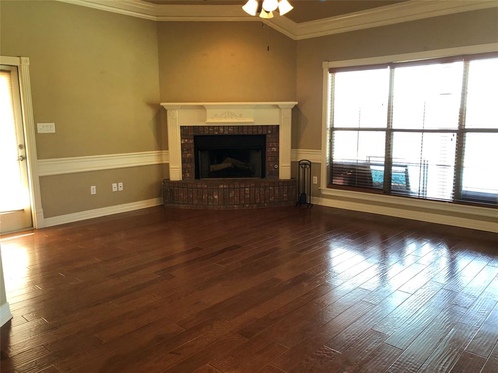 285 Montrose Place