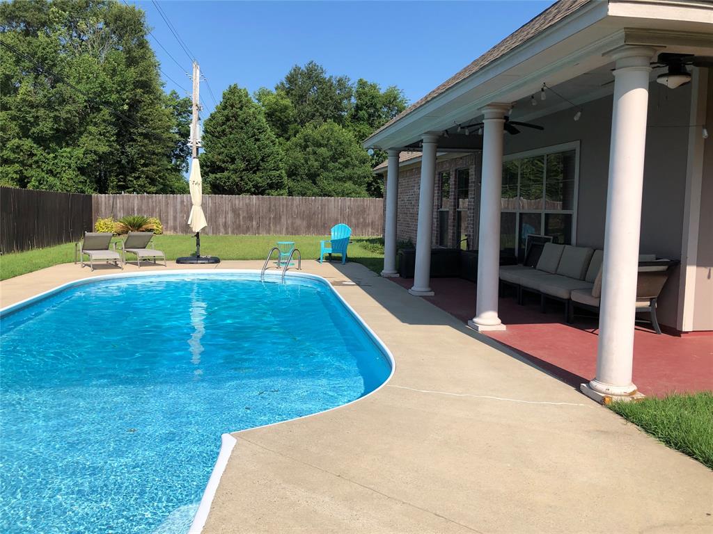 285 Montrose Place