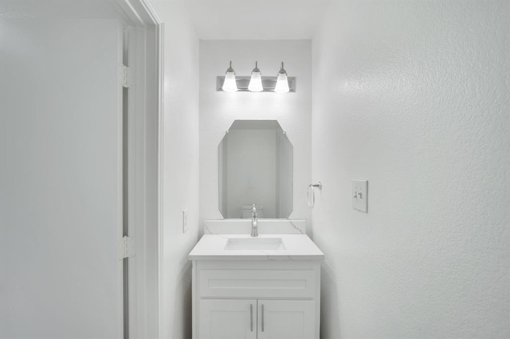 Los Encinos - Residential
