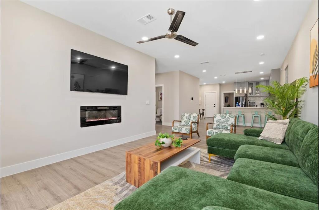 Roosevelt Manor 1st Inst - Residential Lease