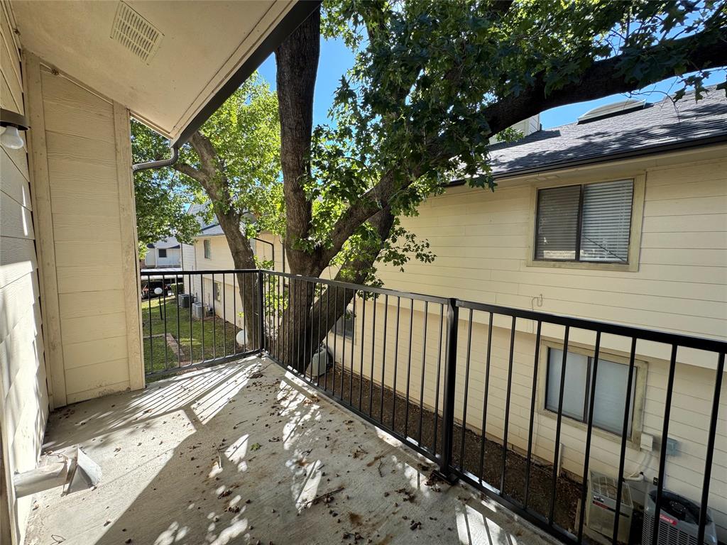 Oaks On The Lane Condo Ph 01 - Residential