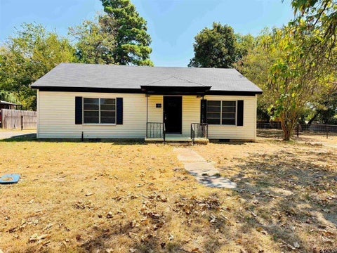 Photo of 406 Marchman ST, Lindale, TX 75771 (MLS # 21391979)