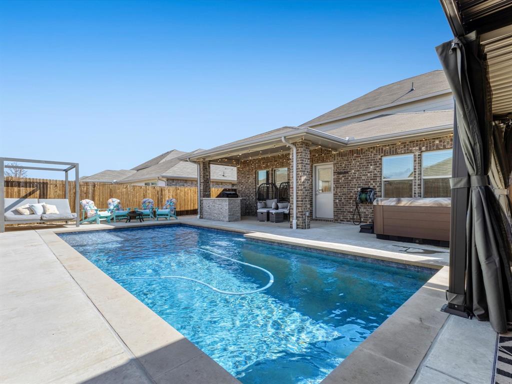 Falcon Place - Residential