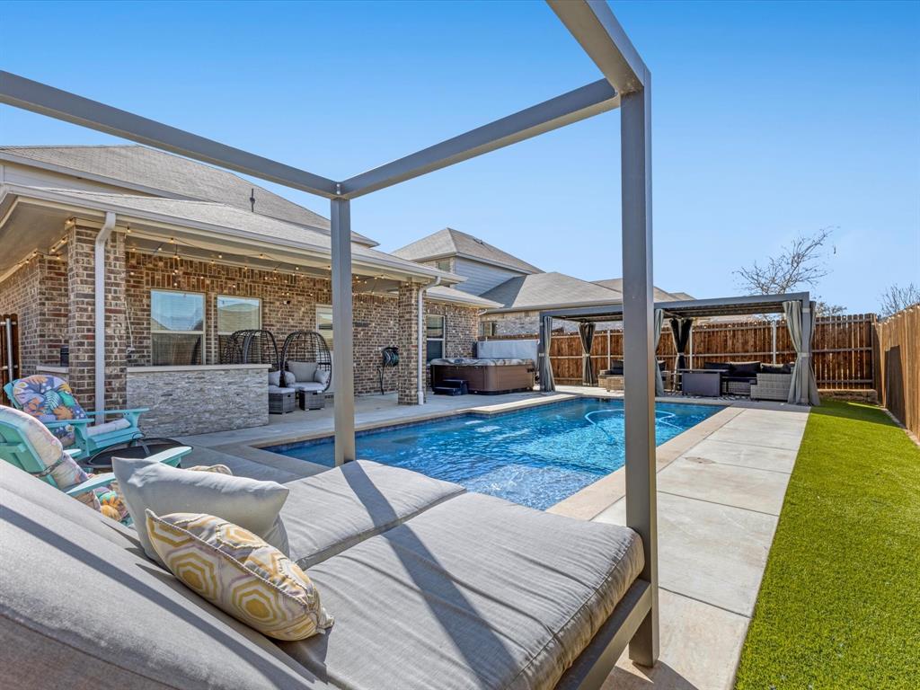 Falcon Place - Residential