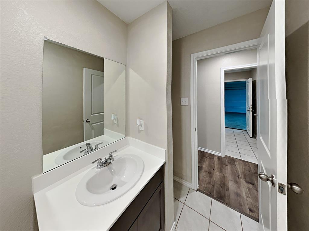 Highland Mdws Ph III - Residential Lease