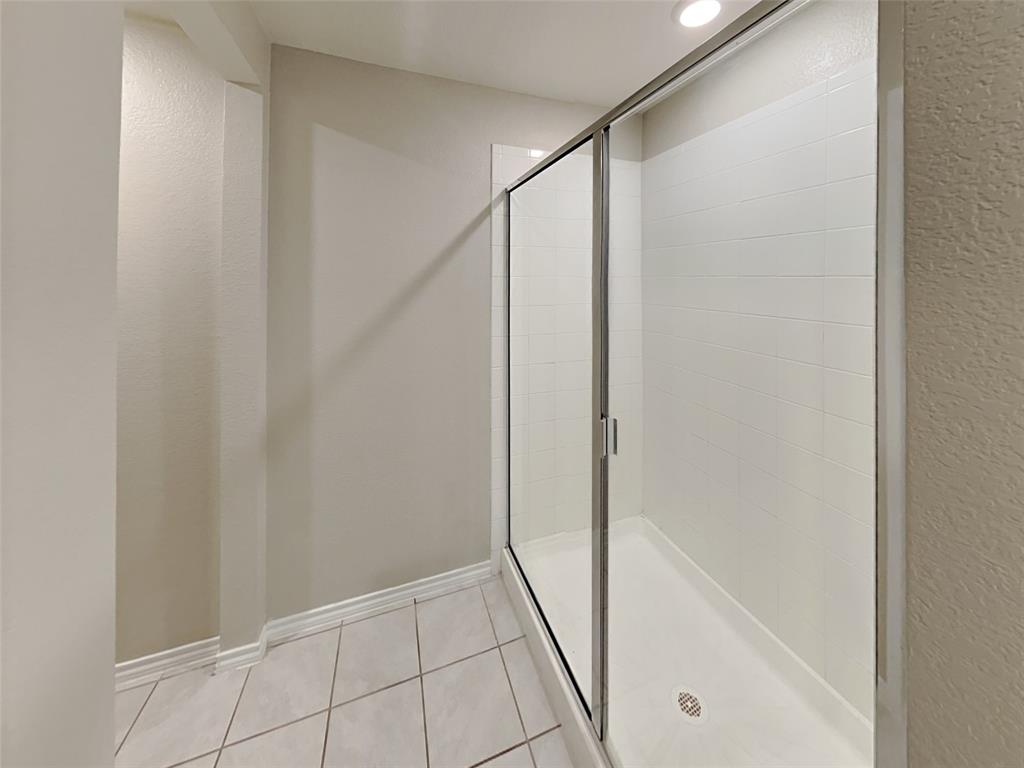 Highland Mdws Ph III - Residential Lease