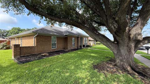 Photo of 2210 Ridgewood, Carrollton, TX 75006 (MLS # 21368510)