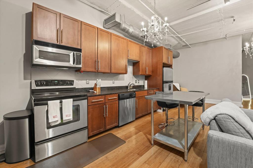 1122 Jackson Street 421