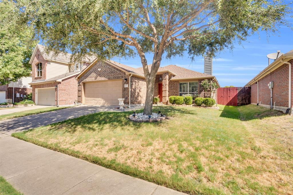 821 Lake Worth Trail