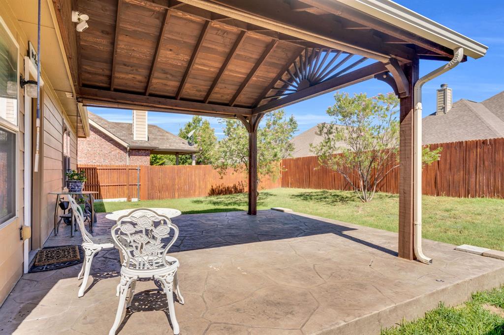 821 Lake Worth Trail