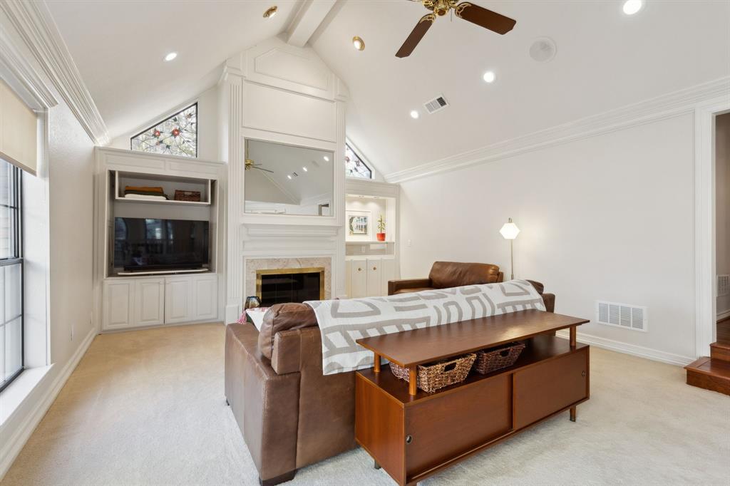 2407 Forest Court