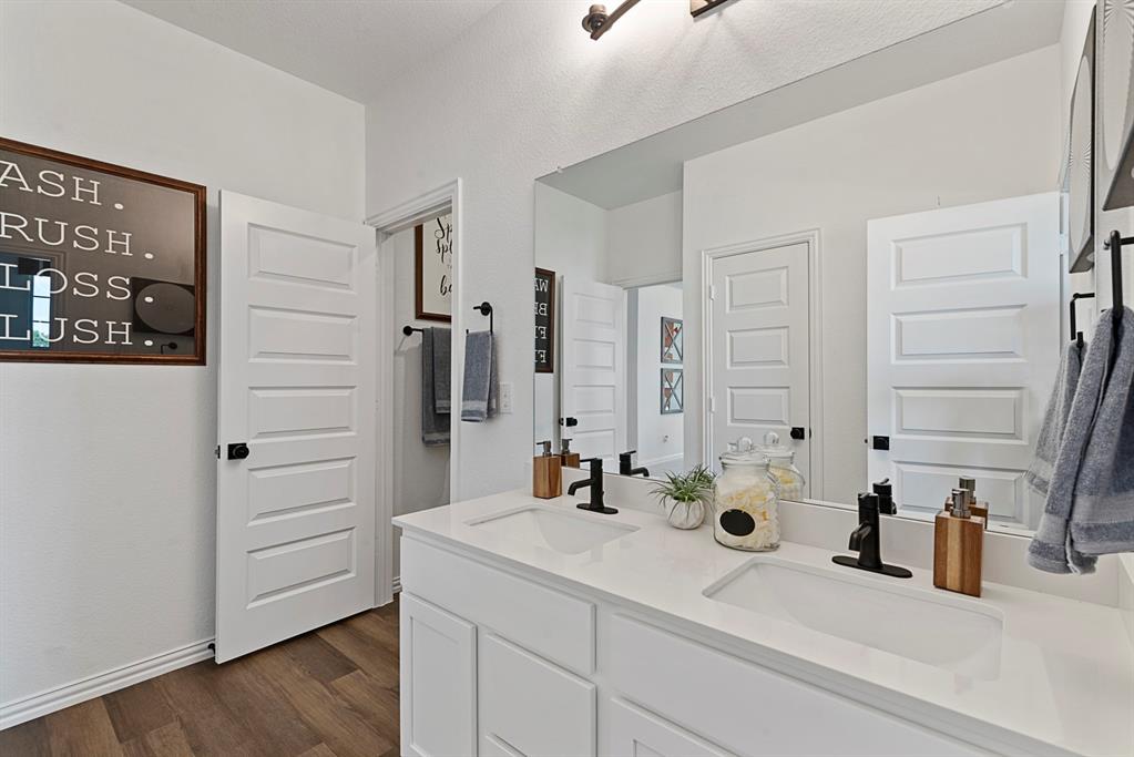 Sheppard's Place - Residential
