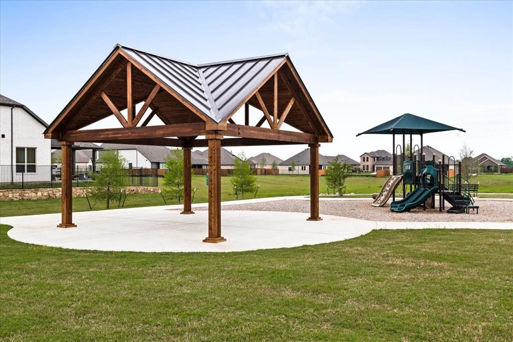 Sheppard's Place - Residential