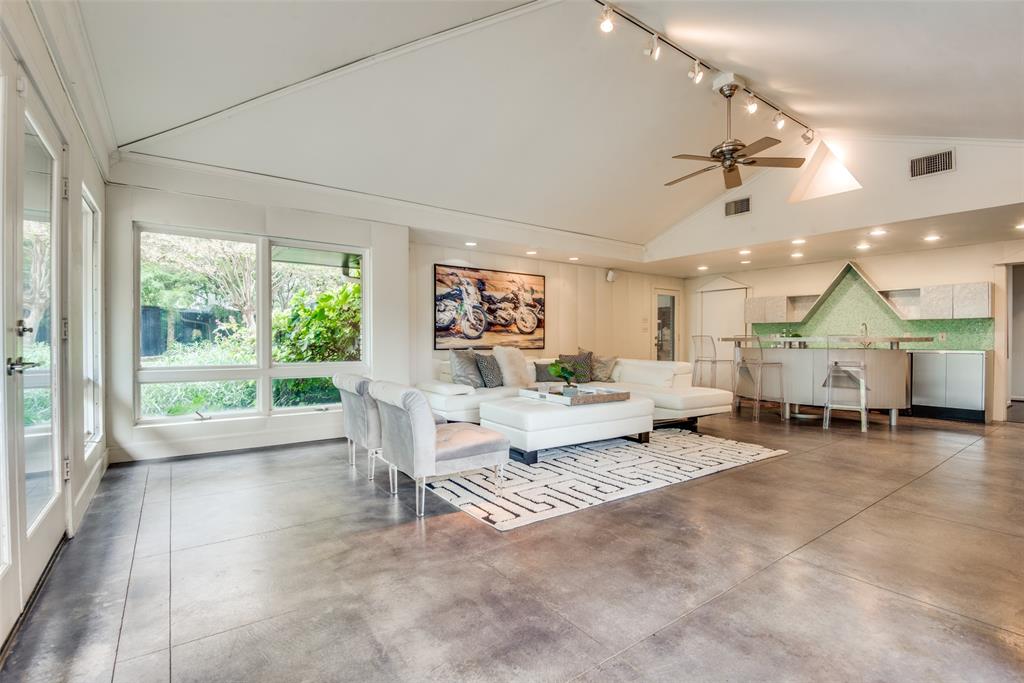 Russwood Acres 01 Instl - Residential