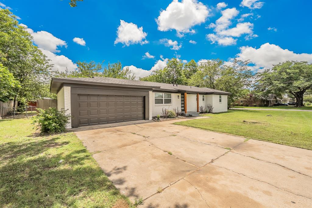 828 Glenda Drive