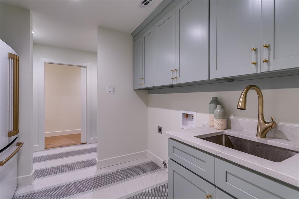 Schreiber Manor 01 Inst - Residential