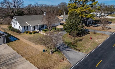 A home in Lake Kiowa