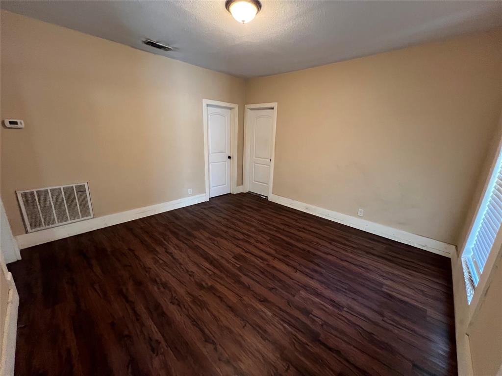 1311 E Odneal Street