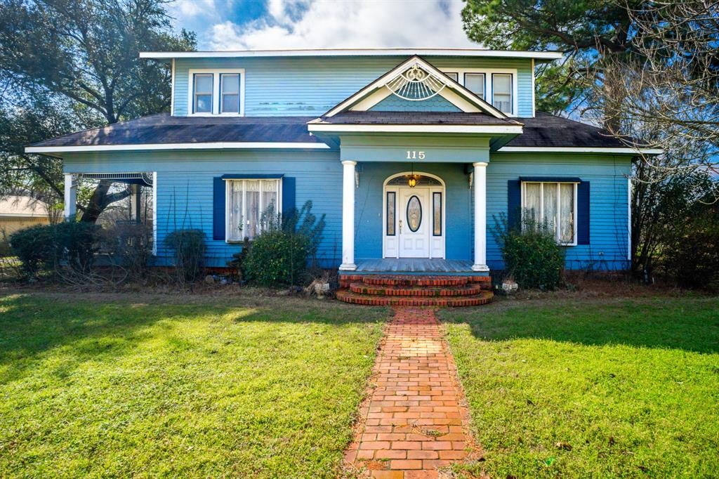 115 E Brazos