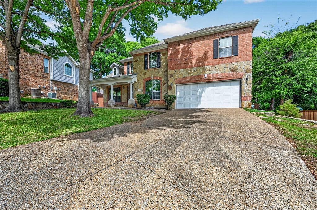 656 Links View Court