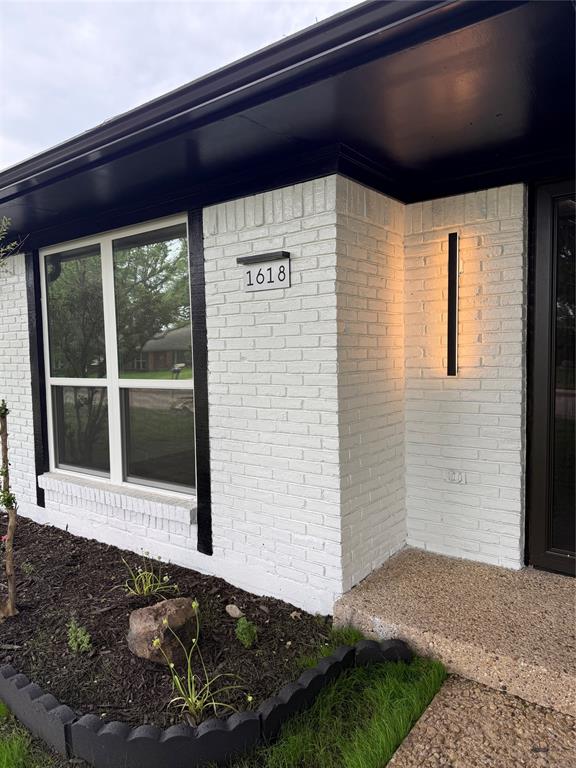 1618 University Drive