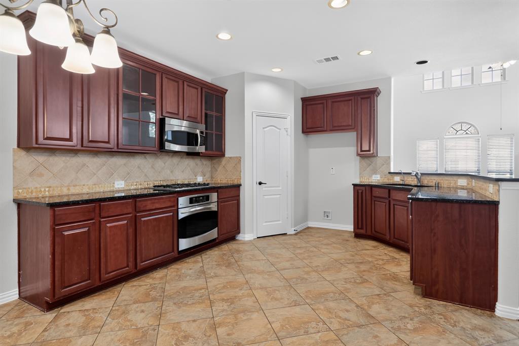 4348 Kestrel Way