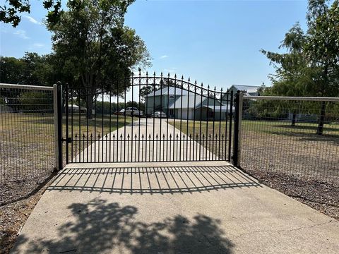 A home in Lavon