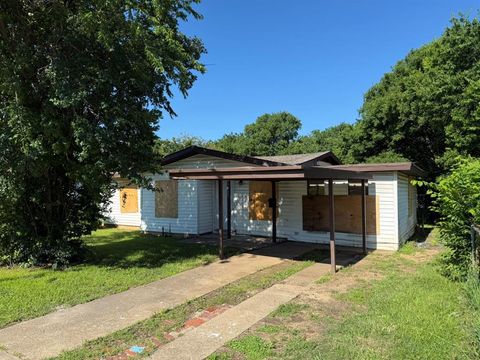 3408 S Hughes Avenue Fort Worth TX 76119