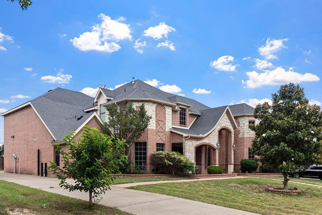 1605 Stray Horn Drive
