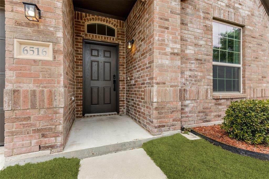 6516 Chalk River Drive