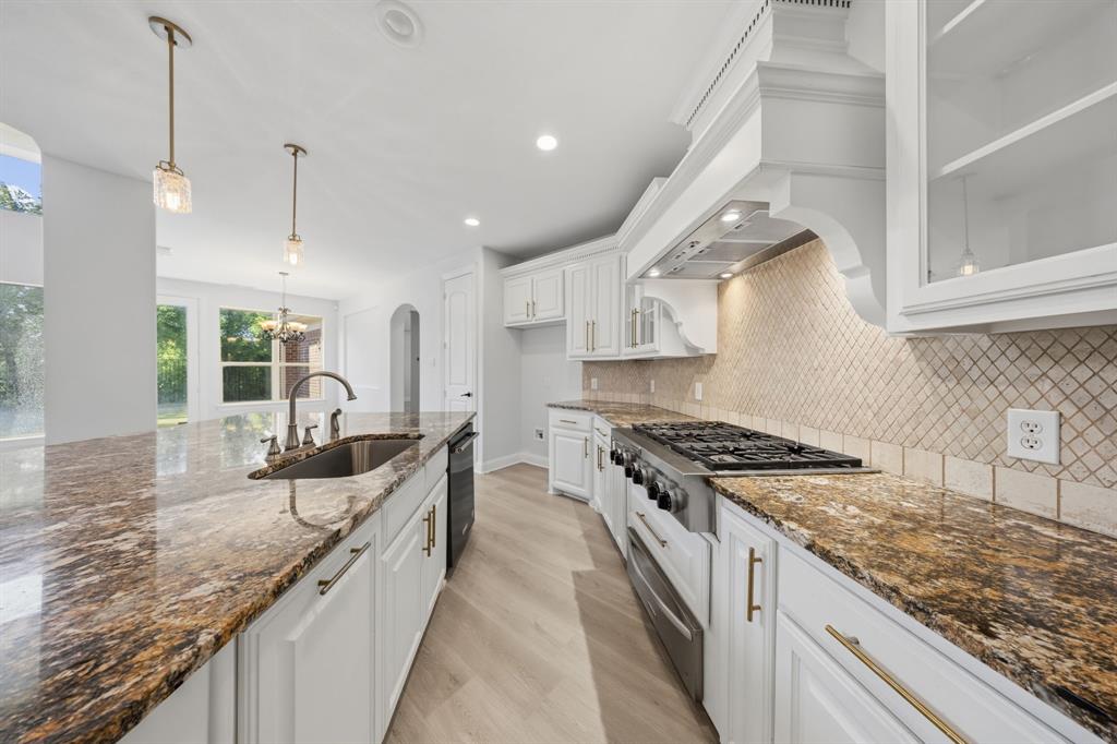 2491 Stonybrook Drive