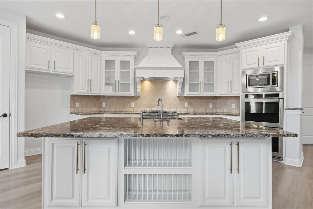 2491 Stonybrook Drive