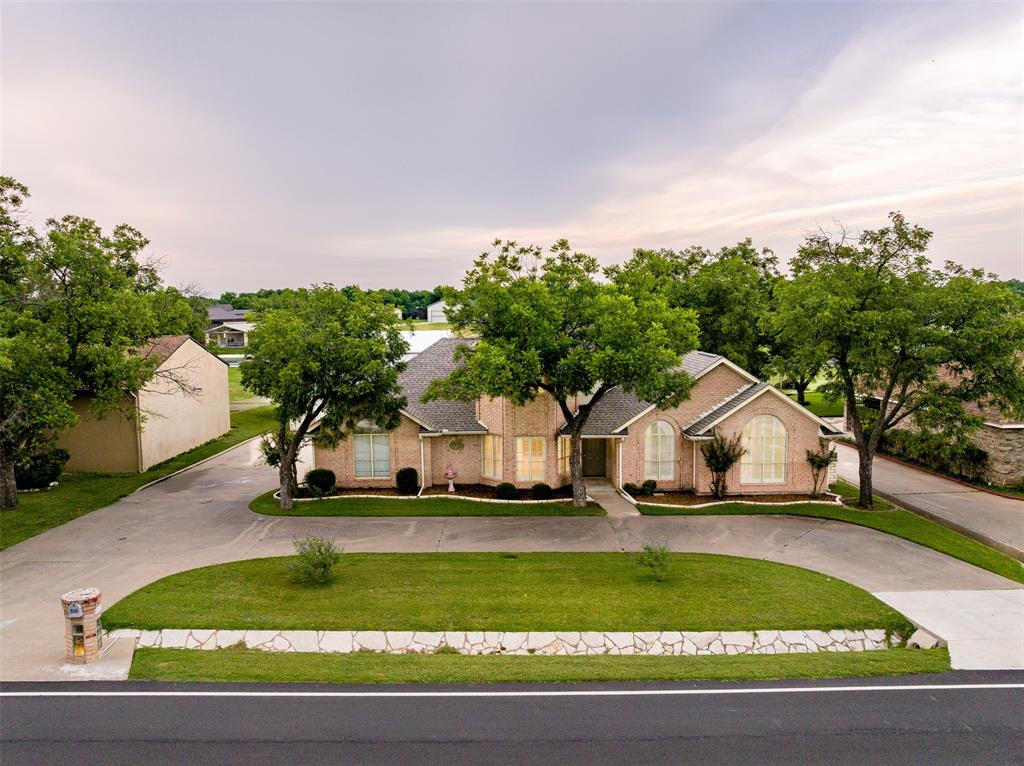 8913 Woodlawn Drive