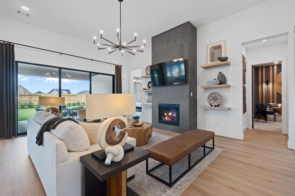 1605 Briscoe