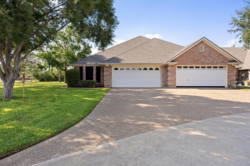 1202 Henard Lane