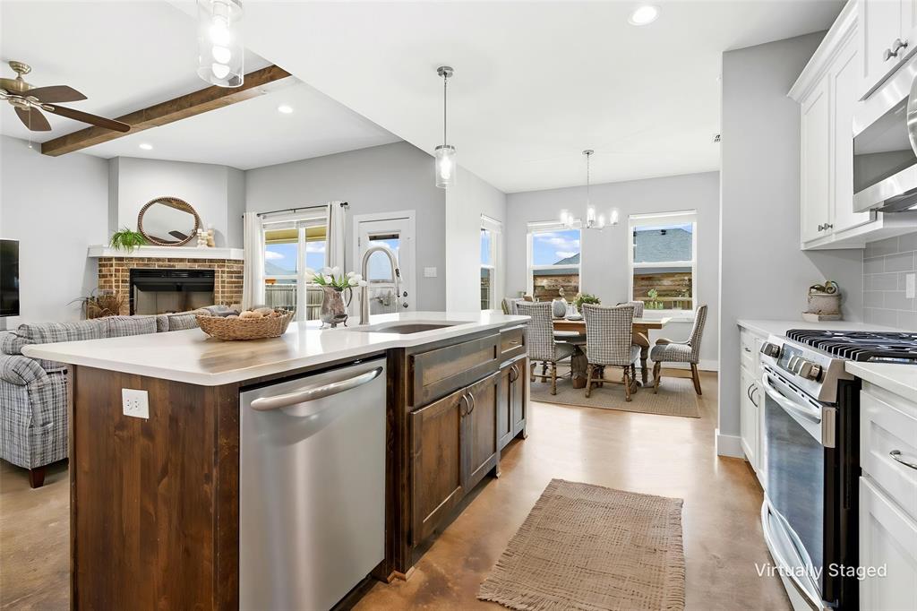 6825 Desert Willow Trail