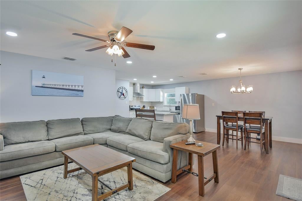 903 Comanche Cove Drive