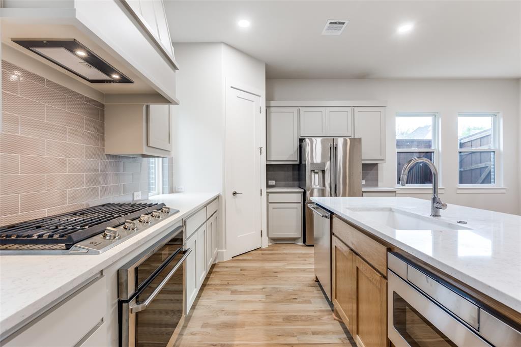 Dallas, Texas 75223, United States, 3 Bedrooms Bedrooms, ,4 BathroomsBathrooms,Residential,Active,89884