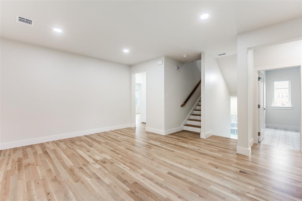 Dallas, Texas 75223, United States, 3 Bedrooms Bedrooms, ,4 BathroomsBathrooms,Residential,Active,89884