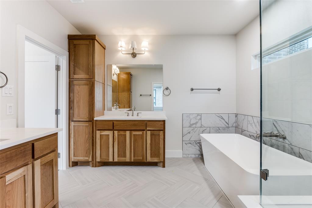 Dallas, Texas 75223, United States, 3 Bedrooms Bedrooms, ,4 BathroomsBathrooms,Residential,Active,89884