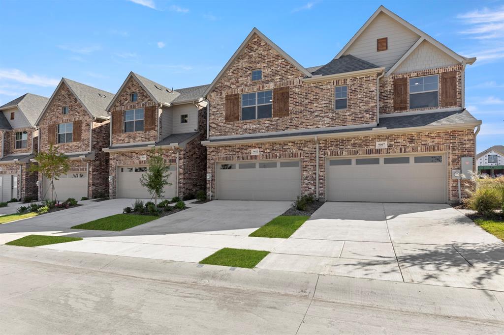 9011 Indianola Trail