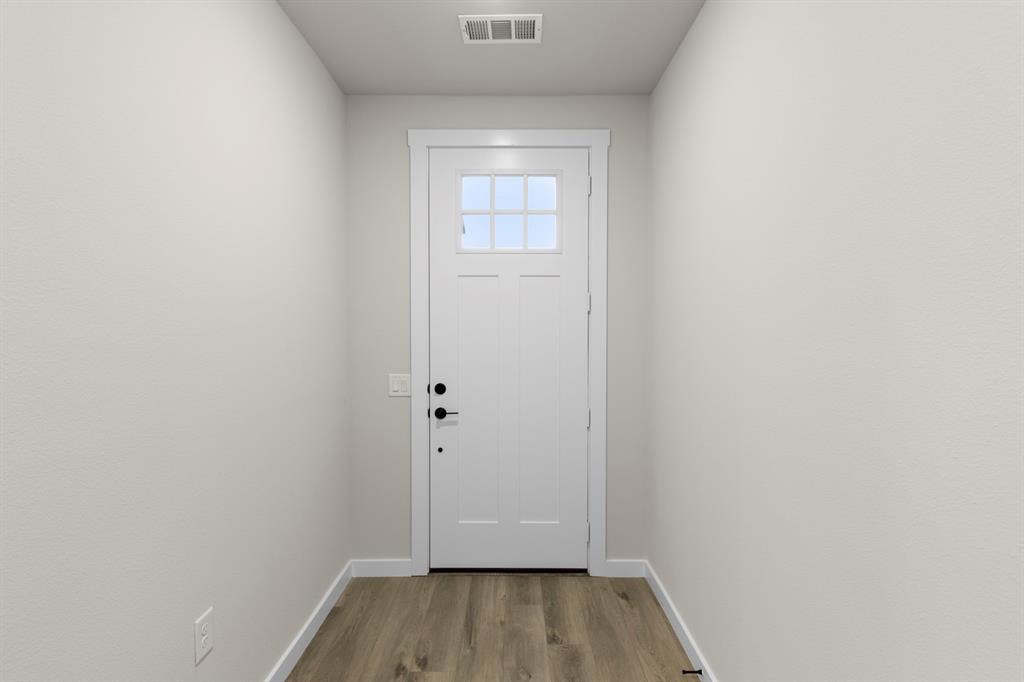 9011 Indianola Trail