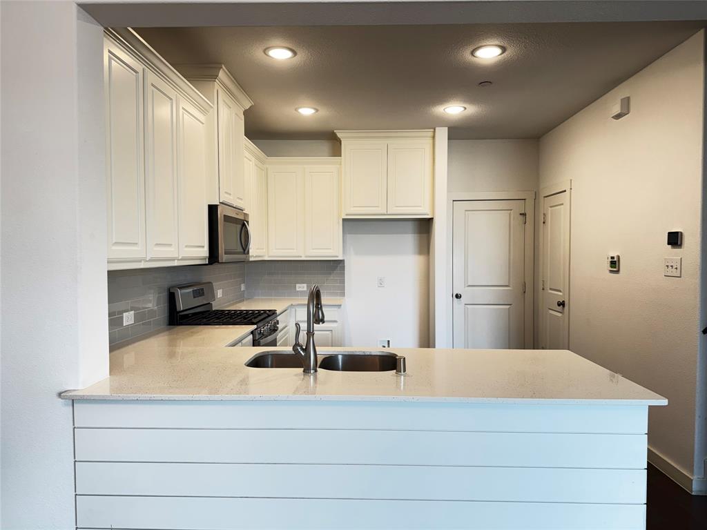 Ridge View Twnhms - Residential